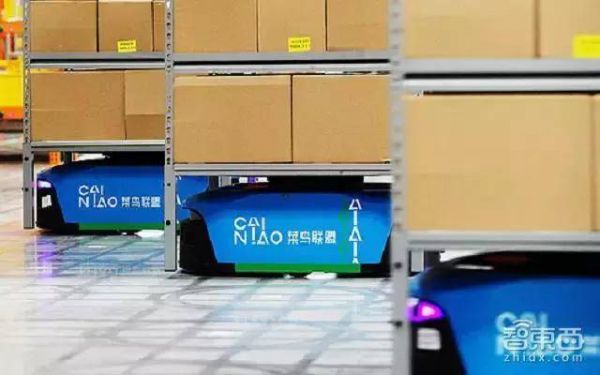 京東菜鳥(niǎo)物流戰(zhàn)互掐 機(jī)器人已展開(kāi)決斗！